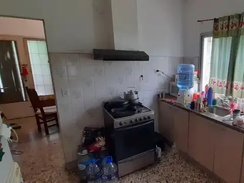 Casa 4 ambientes con 1 baño