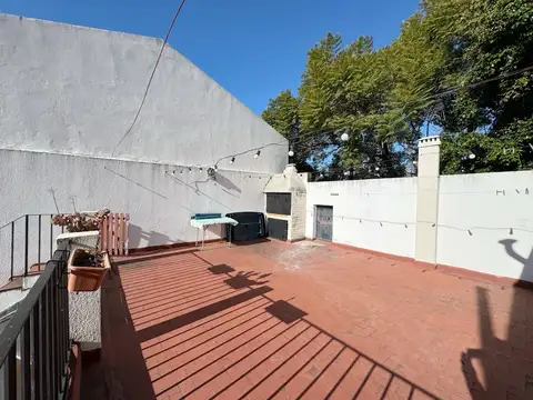 Casa 5 ambientes con 1 baño