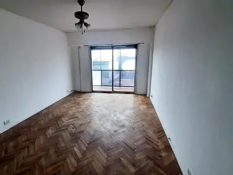 Departamento de 4 ambientes con balcón