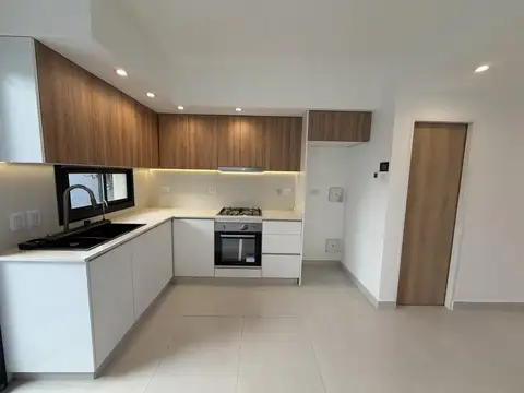 Triplex 5 Amb A Estrenar con Jardin Excelente Categoria