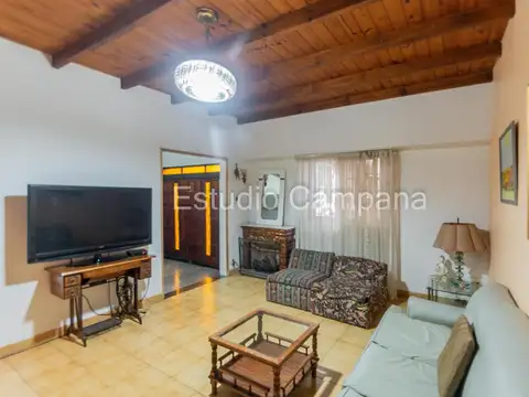 Casa 7 ambientes con 2 baños