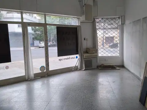 Local en muy buenas esquina