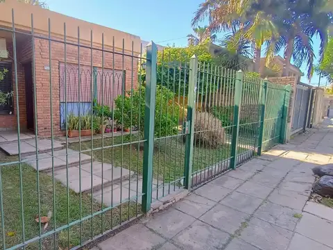 Casa 4 ambientes - castelar norte