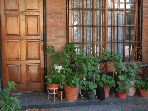 Hermoso Departamento 3 Amb., con playroom, cochera y patio