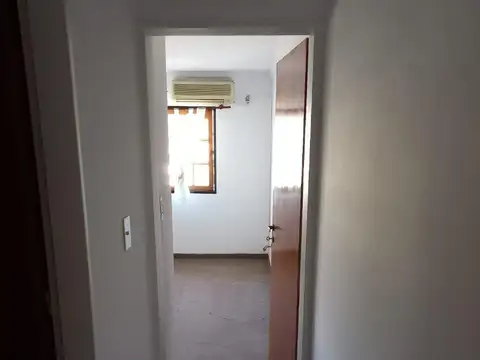 Hermoso Departamento 3 Amb., con playroom, cochera y patio