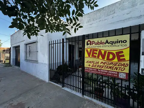 Casa 3 ambientes + departamento independiente a mts de la plaza La Paz en Jose C. Paz