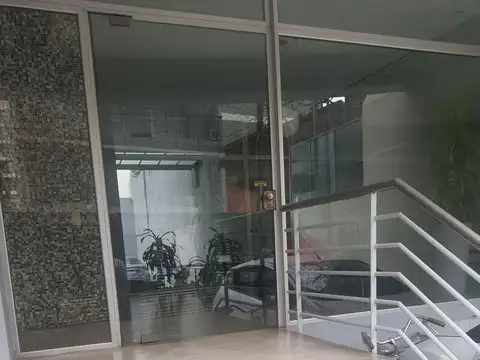 ATENCION Inversor! Semipiso 2 Amb. Cochera Cub.- Balcon/Parrilla. O/E - Impecable! Contrato Vigente 01/27