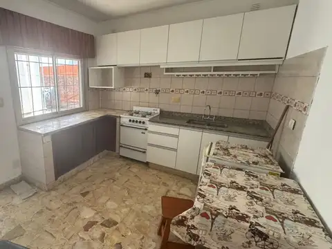Casa 2 ambientes con 1 baño