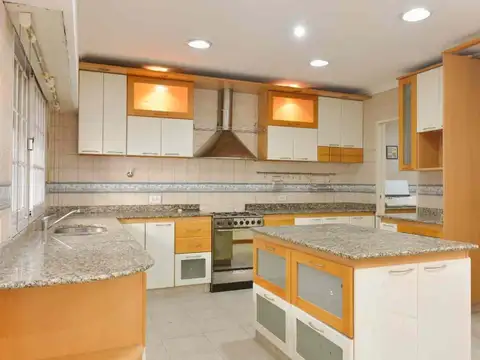 Depto Tipo Casa en Venta con 1 cocheras