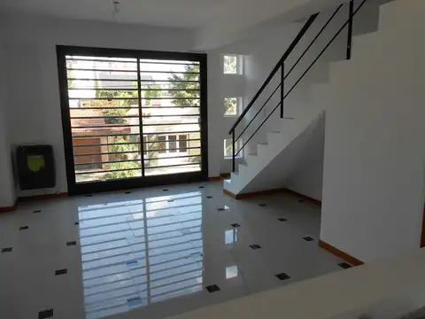 PARQUE CHACABUCO - AVELINO DÍAZ 1000 - PH EN DUPLEX 3 AMB S/EXPENSAS