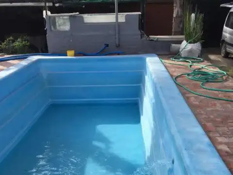 Casa 4 ambientes con 2 baños