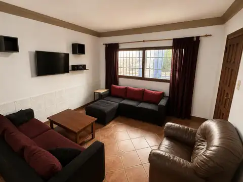 Casa amplia de 3 dormitorios con patio
