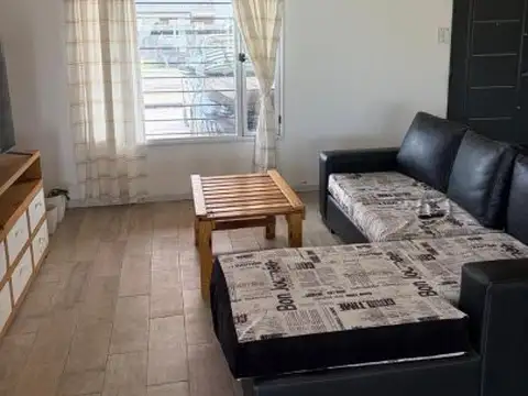 Casa 6 ambientes con 1 baño