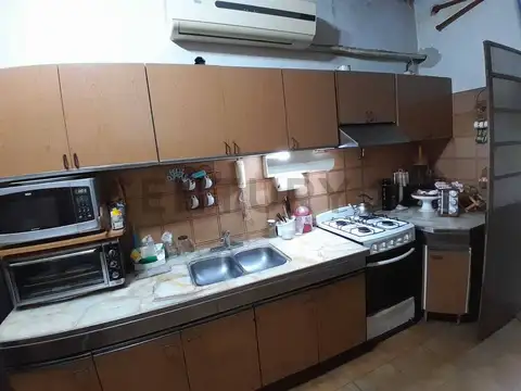 Oficina 4 ambientes con 2 baños