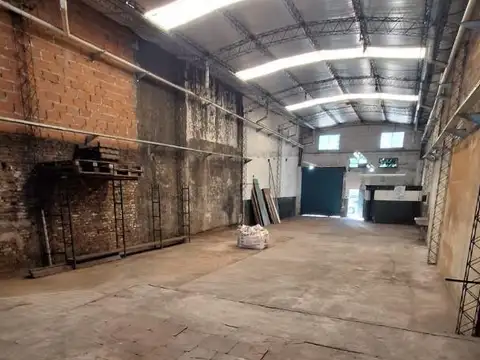 Galpon en Venta en Centro, USD 160.000