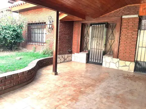 CASA EN VENTA EN LONGCHAMPS