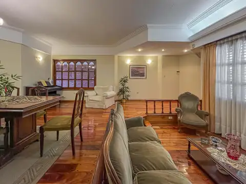 Casa 4 dormitorios con jardín, pileta y quincho