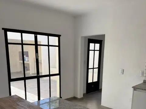 Areco - Alq casa reciclada 3 amb patio parrilla