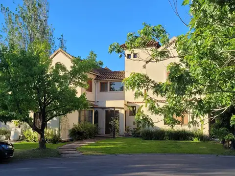 Casa en Alquiler de 4 dormitorios