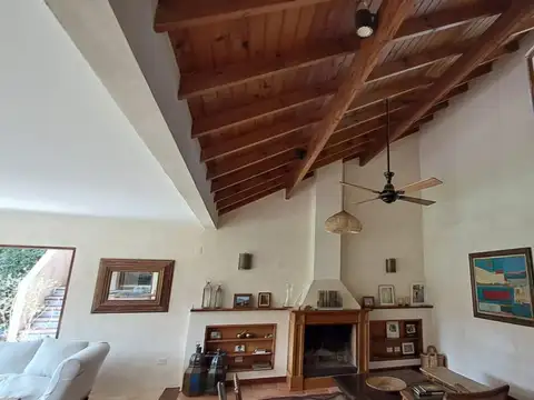 Casa 7 ambientes con 4 baños