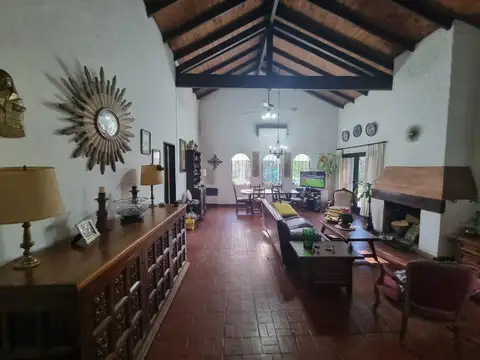 Los Claveles 3900
