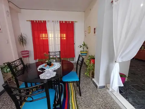 Casa 5 ambientes con 3 baños