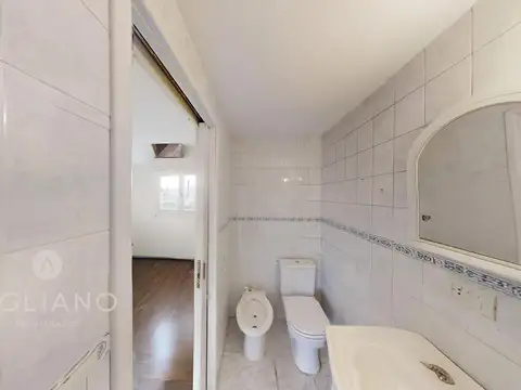 Casa 6 ambientes con 3 baños