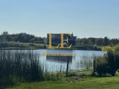 Terreno en Venta de 831,0 m2