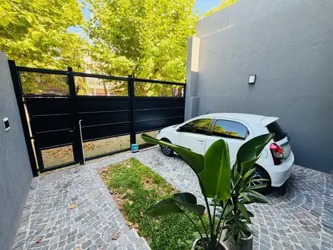 Depto Tipo Casa en Venta en Lomas De Zamora, USD 189.000