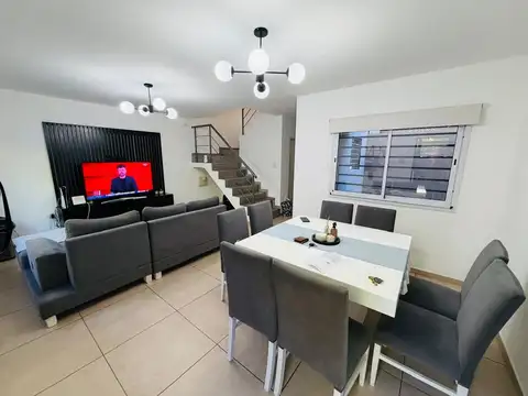 Depto Tipo Casa 4 ambientes con 2 baños