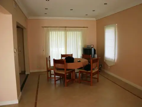 Casa 4 amb. Barrio Campos de Álvarez C/Renta