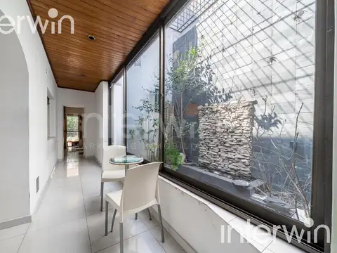 Casa en Venta - 6 ambientes - 2 Plantas - Cochera - Patio - Terraza - Parque Chacabuco