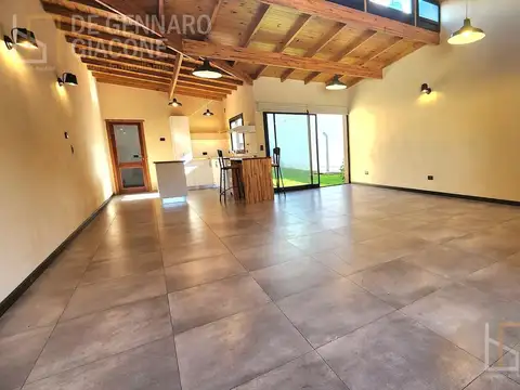 Casa 3 ambientes con 1 baño