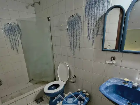 Casa en Alquiler con 1 cochera