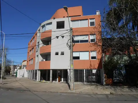 AMPLIO MONOAMBIENTE EN VENTA AL FRENTE