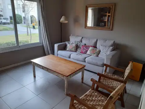 Casa en Alquiler Temporal con 1 cochera