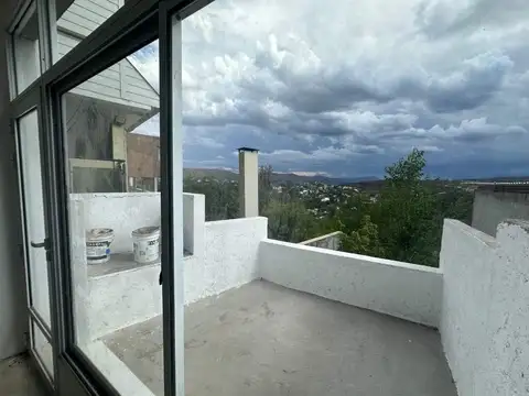 Casa 15 ambientes con 3 baños