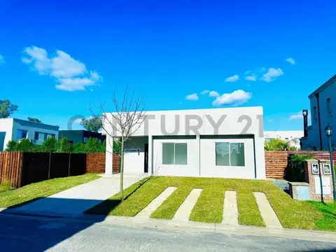 CASA 4 AMBIENTES EN VENTA - Barrio Náutico Vila Marina I, en Dique Luján, Benavídez,