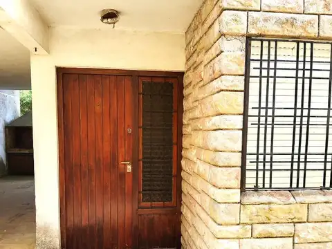 Depto Tipo Casa 3 ambientes con 2 baños