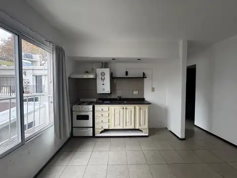 Almafuerte 900, Piso 1