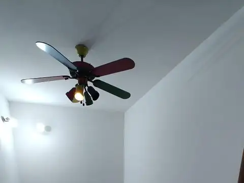 MUY BUEN DEPTO T/CASA 4 AMB, VIVIENDA O USO PROFESIONAL!