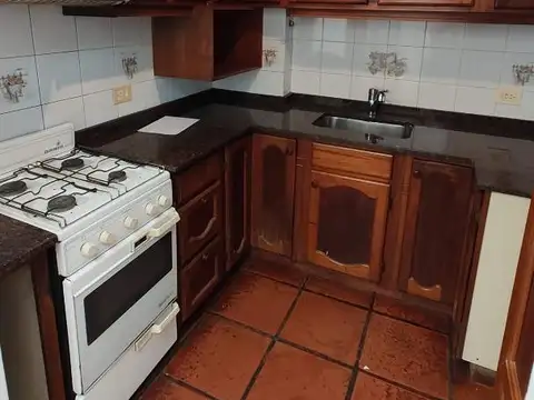 Depto Tipo Casa 3 ambientes con 2 baños