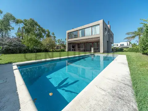 Casa en Alquiler de 3 dormitorios