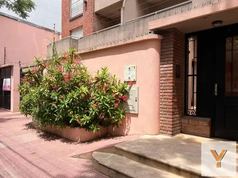 3 de Febrero e/ Adolfo Alsina y Ayacucho