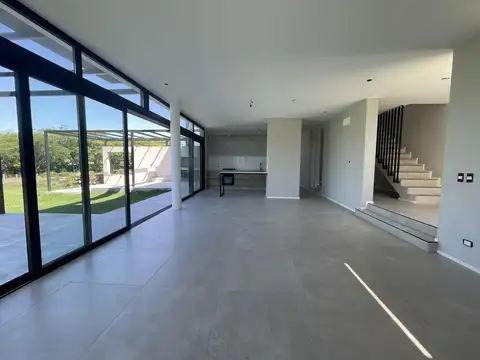 Casa en venta - Barrio San Matias - Escobar - 3 dormitorios (1 suite) - A ESTRENAR