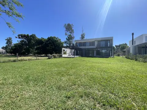 Casa en venta - Barrio San Matias - Escobar - 3 dormitorios (1 suite) - A ESTRENAR