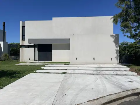 Casa en Venta en San Matias, USD 310.000