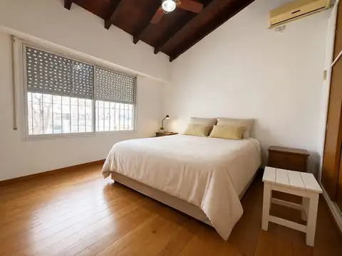 Casa 6 ambientes con 2 baños