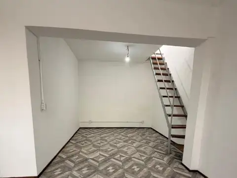 Depto Tipo Casa en Alquiler en Flores, $ 750.000