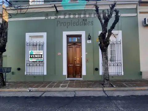EXCELENTE CASA (A POCAS CUADRAS DEL CENTRO DE CONCORDIA)